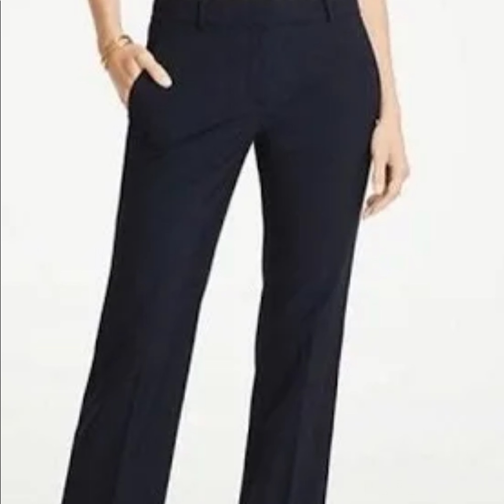 NWT Kit from the Kloth Women’s Black Textured Dress Pants.